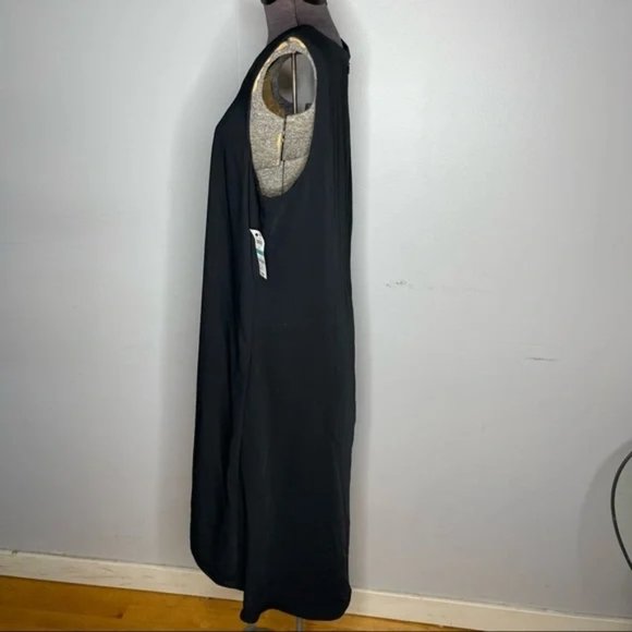 Black Sleeveless Dress with Keyhole Front Detail Size 16 - Picture 3 of 6